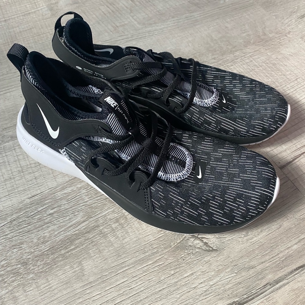 Nike Flex Black and White Running Shoes women’s size 7,5